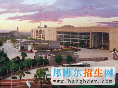 浙江同濟科技職業(yè)學(xué)院校園一角4015