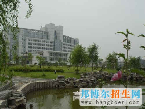衢州職業(yè)技術學院校園一角4050