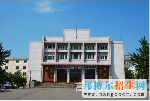 山東科技大學(xué)泰山科技學(xué)院校園一角6724