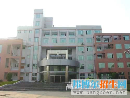 閩西職業(yè)技術(shù)學(xué)院校園一角5955
