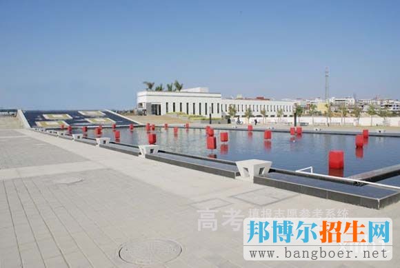 廈門華天涉外職業(yè)技術學院校園一角5905