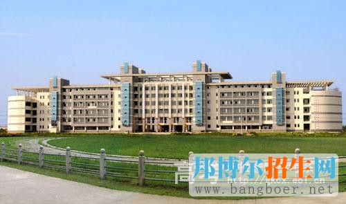 安徽體育運動職業(yè)技術(shù)學(xué)院校園一角5329