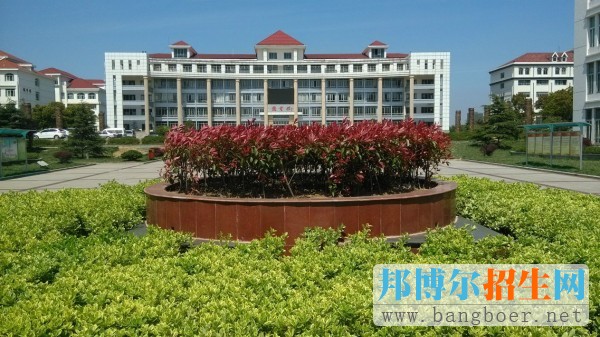 安徽文達信息工程學院校園一角5411