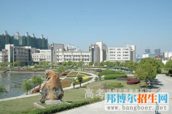 安徽醫(yī)學(xué)高等?？茖W(xué)校校園一角4600
