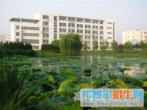 安徽機電職業(yè)技術(shù)學(xué)院校園一角4929