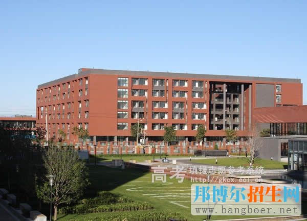 北京第二外國語學(xué)院中瑞酒店管理學(xué)院校園一角963