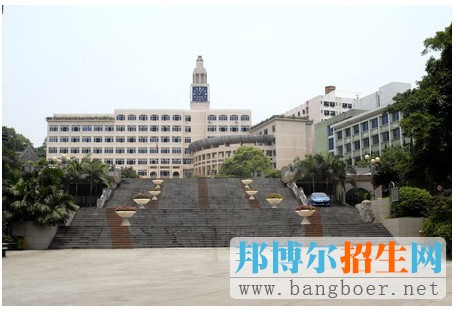 樂(lè)山職業(yè)技術(shù)學(xué)院校園一角2602