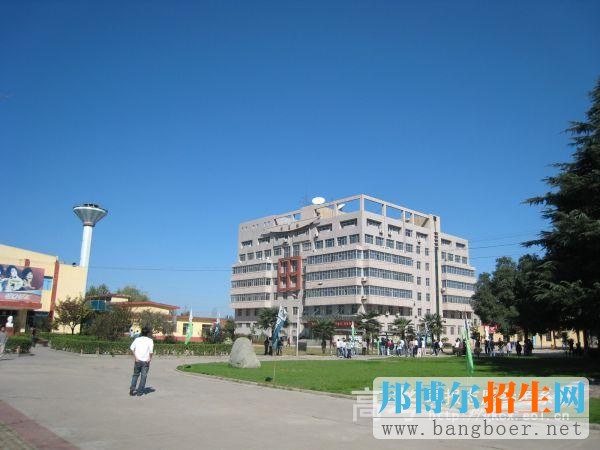 陜西國防工業(yè)職業(yè)技術(shù)學(xué)院校園風(fēng)光4750