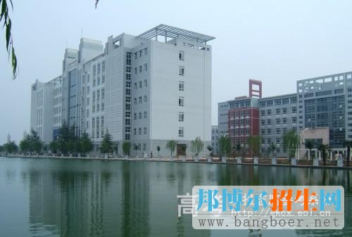 焦作大學(xué)校園一角10055