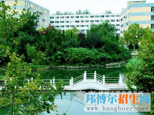 河南財經(jīng)政法大學校園一角9640