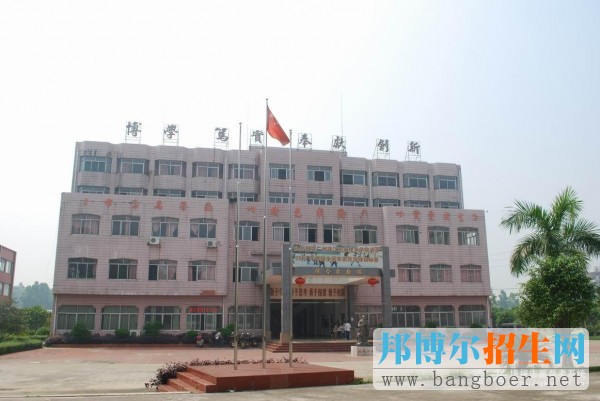 廣州珠江職業(yè)技術(shù)學(xué)院校園一角3