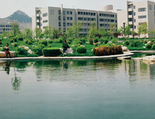 山東管理學(xué)院校園一角8615