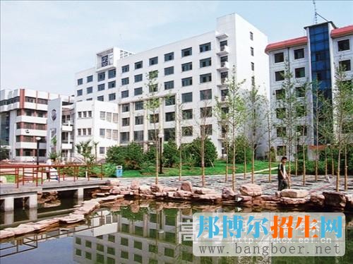 山西省財(cái)政稅務(wù)?？茖W(xué)校校園一角2775