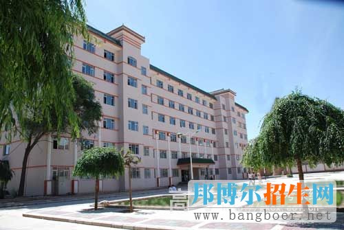 青海民族大學校園一角5504