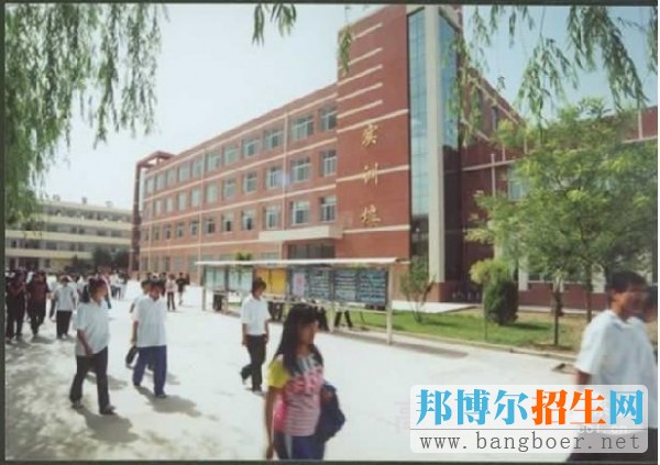 寧夏工商職業(yè)技術(shù)學(xué)院校園一角5635