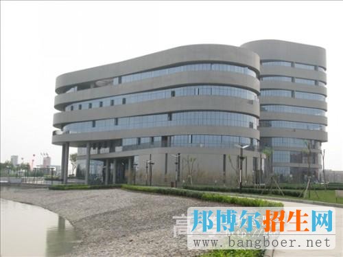 天津大學(xué)仁愛(ài)學(xué)院校園一角983