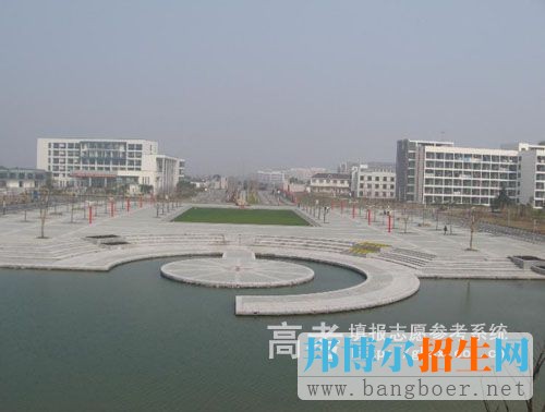 無錫商業(yè)職業(yè)技術(shù)學(xué)院校園一角2530