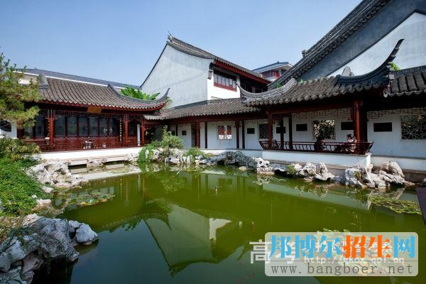 蘇州衛(wèi)生職業(yè)技術(shù)學(xué)院書院校區(qū)西花園13061