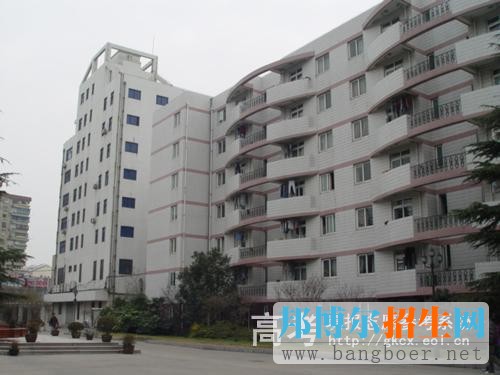 上海醫(yī)療器械高等?？茖W(xué)校校園一角998