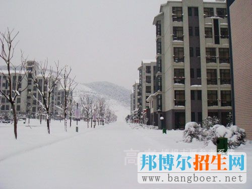 無錫商業(yè)職業(yè)技術(shù)學(xué)院校園一角2533