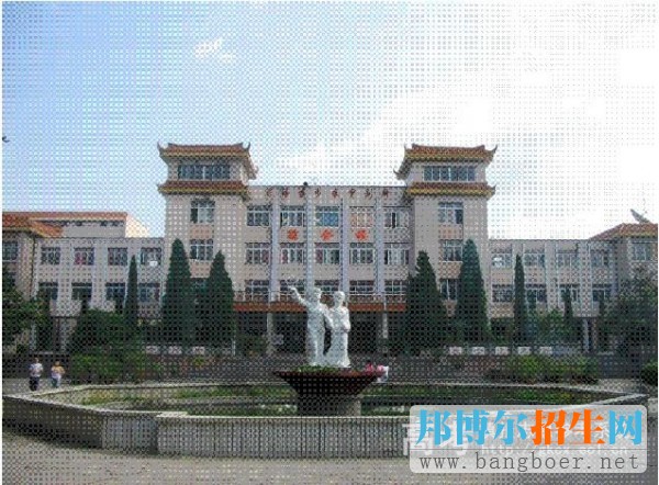 黔南民族職業(yè)技術(shù)學院校園一角3177