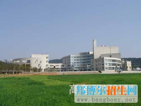 武漢工程科技學院校園一角10913