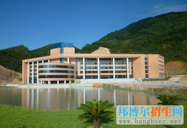 廣東藥學院