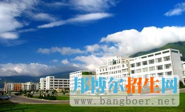 .體檢標準：按《普通高校招生體檢工作指導意見》執(zhí)行。根據(jù)專業(yè)特點，護理學專業(yè)錄取身高1.50米及以上的女生和1.60米及以上的男生。體育教育專業(yè)錄取身高1.55米及以上的女生和1.65米及以上的男生。社會體育專業(yè)（高爾夫方向）錄取身高1.60米及以上的女生和1.70米及以上的男生。