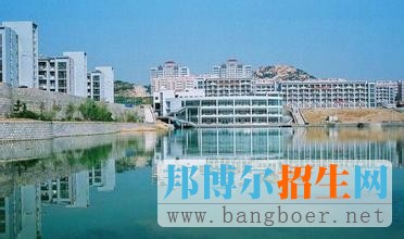 青島大學(xué)