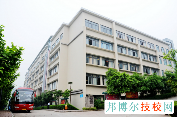 重慶市輕工業(yè)學(xué)校2016年報(bào)名條件和招生要求及標(biāo)準(zhǔn)