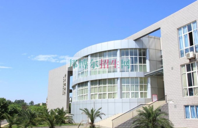 四川華新現代職業(yè)學院招生辦聯(lián)系電話