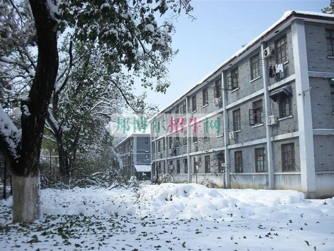 安徽農(nóng)業(yè)大學經(jīng)濟技術學院招生辦聯(lián)系電話