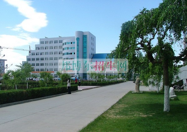 赤峰職業(yè)技術(shù)學院找身板聯(lián)系電話