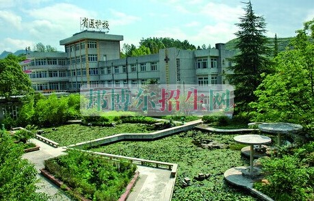 貴州人民醫(yī)院護(hù)士學(xué)校網(wǎng)站網(wǎng)址主頁