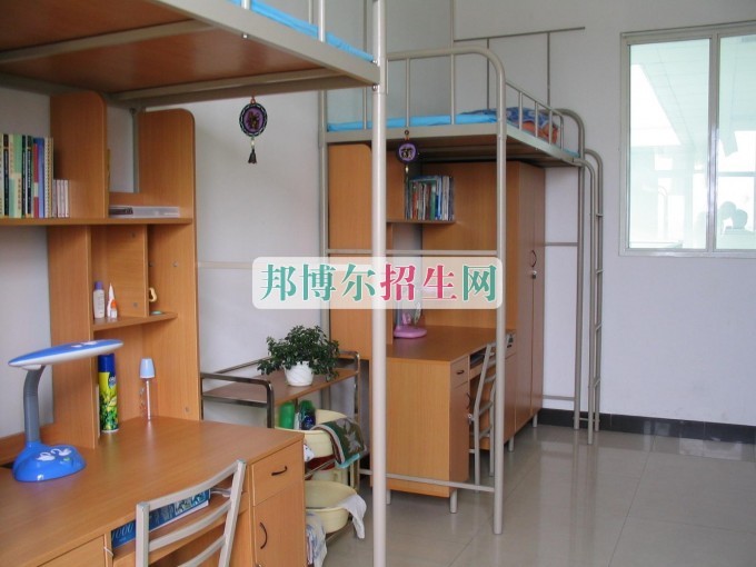 上中?？梢钥即髮W(xué)嗎