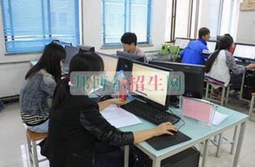 女生可以讀計算機(jī)網(wǎng)絡(luò)技術(shù)嗎