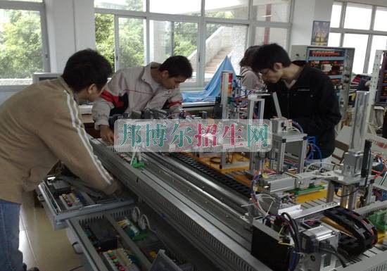 高中畢業(yè)學應(yīng)用電子技術(shù)好嗎