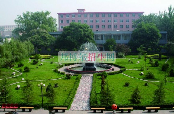 學應用電子技術(shù)哪個學校好