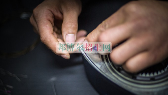 成都好一點的汽車改裝技術(shù)大專學校