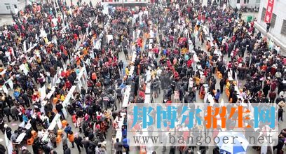 文科生難找工作?最好多掌握一門技能