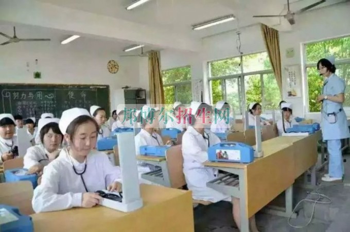 成都什么高級護理學(xué)校好