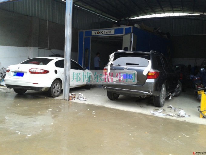 成都哪些汽車整形技術(shù)學(xué)校好