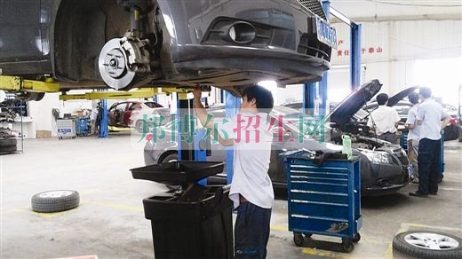 成都哪些大專的汽車運(yùn)用與維修養(yǎng)比較好
