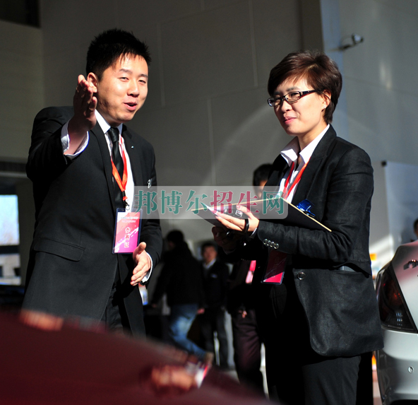 成都哪些汽車服務(wù)與營銷學(xué)校好