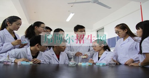 成都哪些口腔醫(yī)學學校好