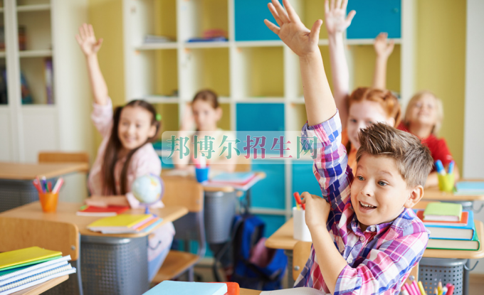 成都內(nèi)比較好的教育技術學大專學校