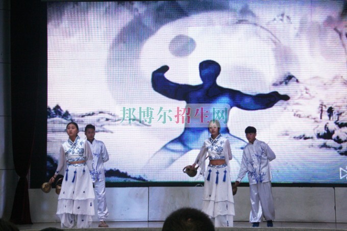 天府新區(qū)成人中等專業(yè)學(xué)校“美好新區(qū)，千年廣都”
