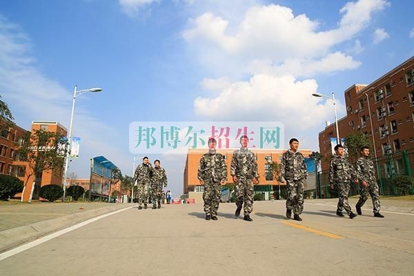 四川成都五月花學(xué)校2017年招生簡(jiǎn)章，我要最新的！