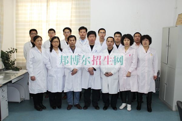成都設(shè)有醫(yī)學影像的公辦大專學校