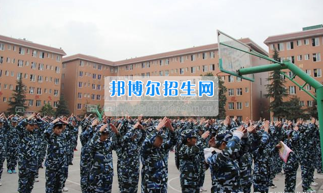 眉山科學(xué)技術(shù)學(xué)校2017春季新生軍訓(xùn)結(jié)業(yè)典禮圓滿結(jié)束